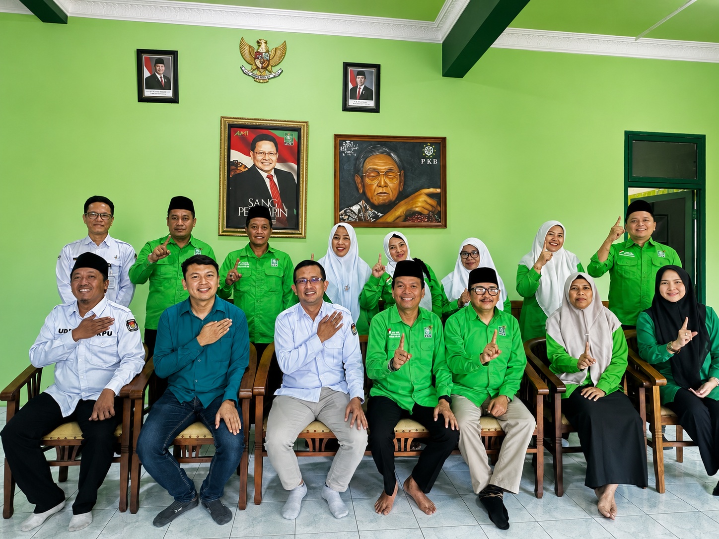 Wakil Ketua DPC PKB Bojonegoro Sutikno bersama pengurus saat menerima kunjungan KPU Bojonegoro
