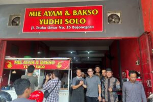 Mie Ayam Favorit Gus Halim di Bojonegoro, Disebut “Mie Ayam Terenak Sedunia”